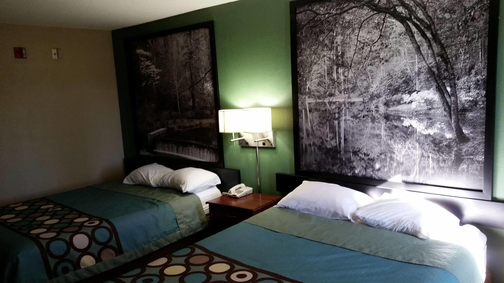 Super 8 By Wyndham Dawsonville Dış mekan fotoğraf